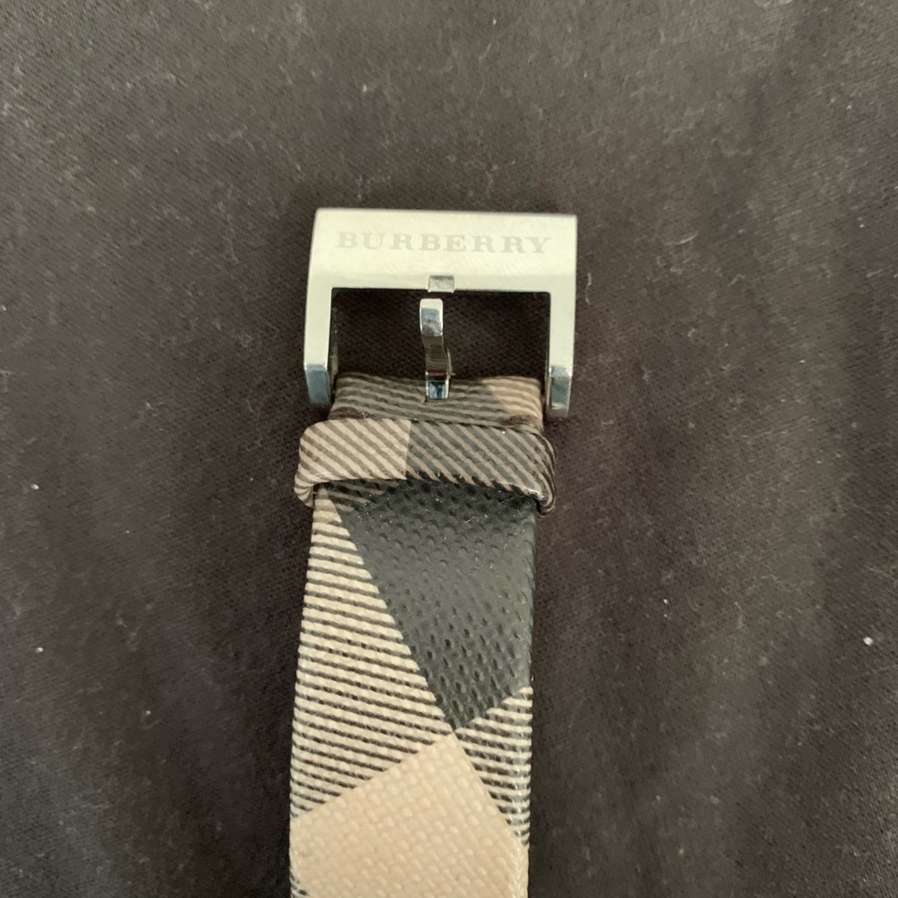 Burberry Watch - Picture 6 of 6